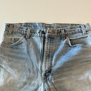 Huge hole in seat. Very worn/bleached